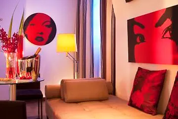 Villathena 3*